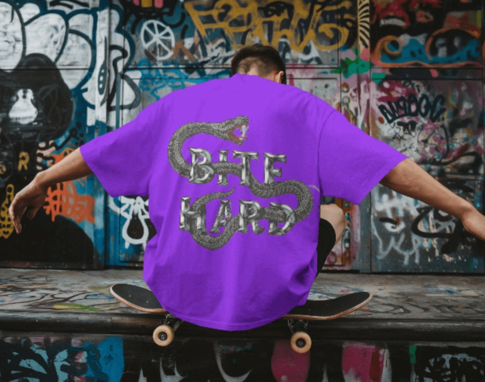 oversized tee - "bite hard - snake "